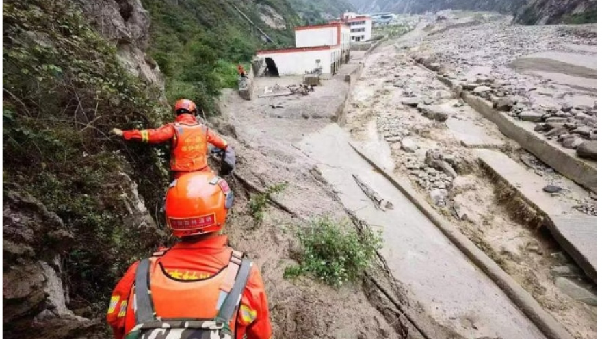 Thảm họa lũ quét và sạt lở đất ở Tứ Xuyên (Trung Quốc) khiến 3 người thiệt mạng